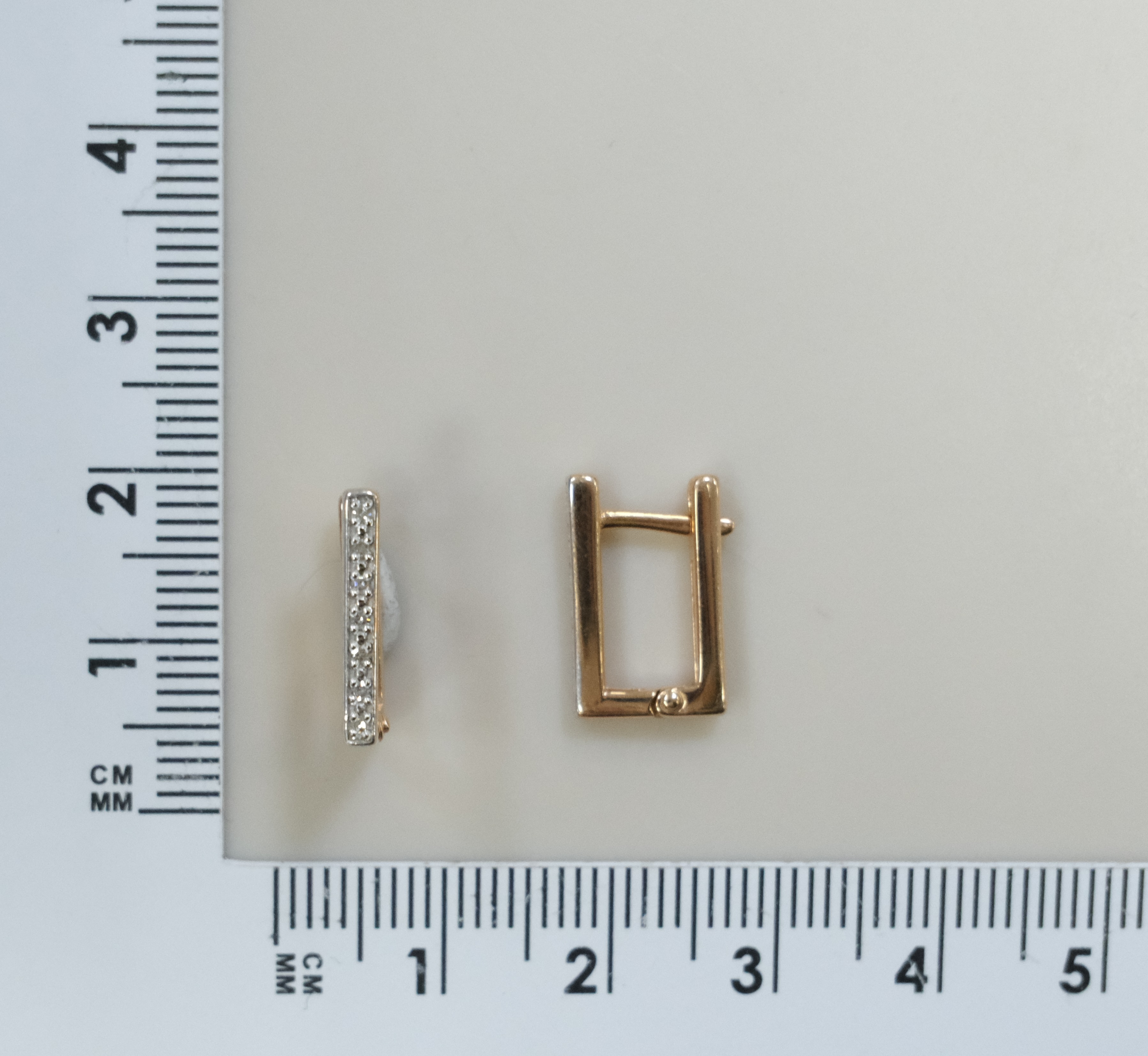 Серебряные серьги с бриллиантами